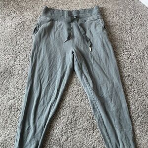 Athleta balance joggers